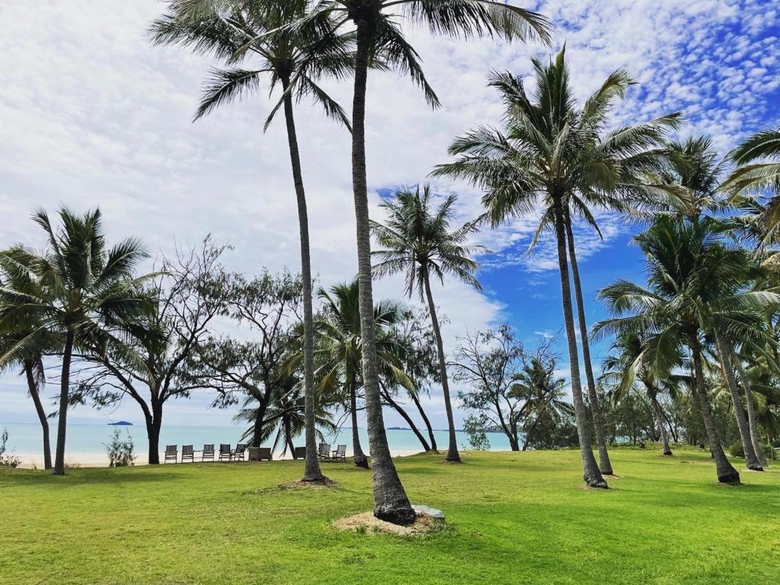 Sarina Beach Motel Grasstree Beach Exterior photo