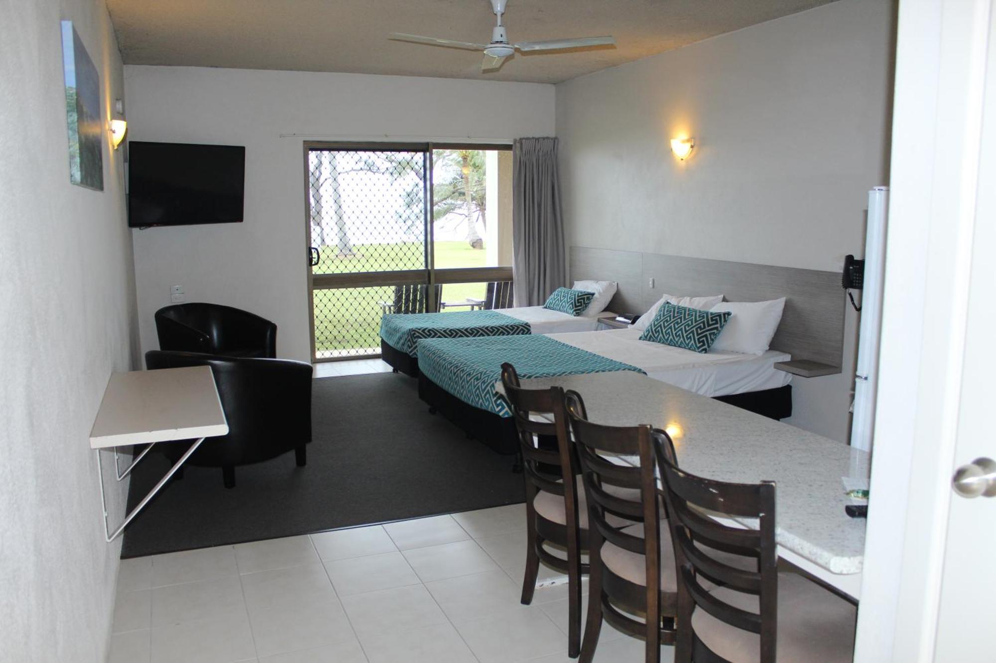 Sarina Beach Motel Grasstree Beach Room photo